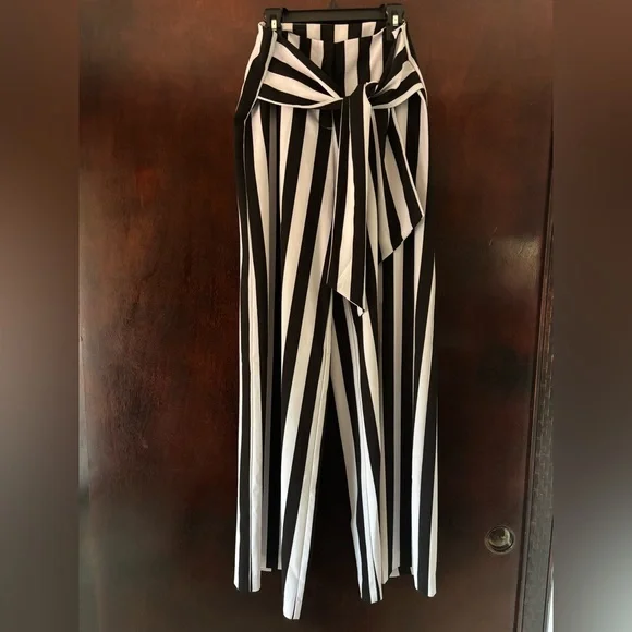 NWOT NY&Co Black & White Striped Palazzo Pants (Size 0) - Picture 8 of 8
